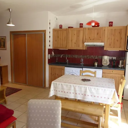 3 Pièces Avec Jardinet, Proche Du Centre - Fr-1-464-42 Apartamento